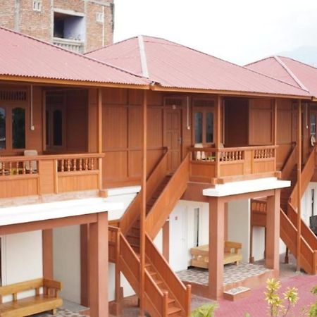 Granada Inn Palu Exterior photo