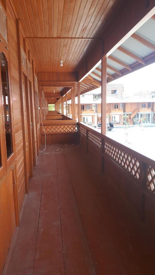 Granada Inn Palu Exterior photo