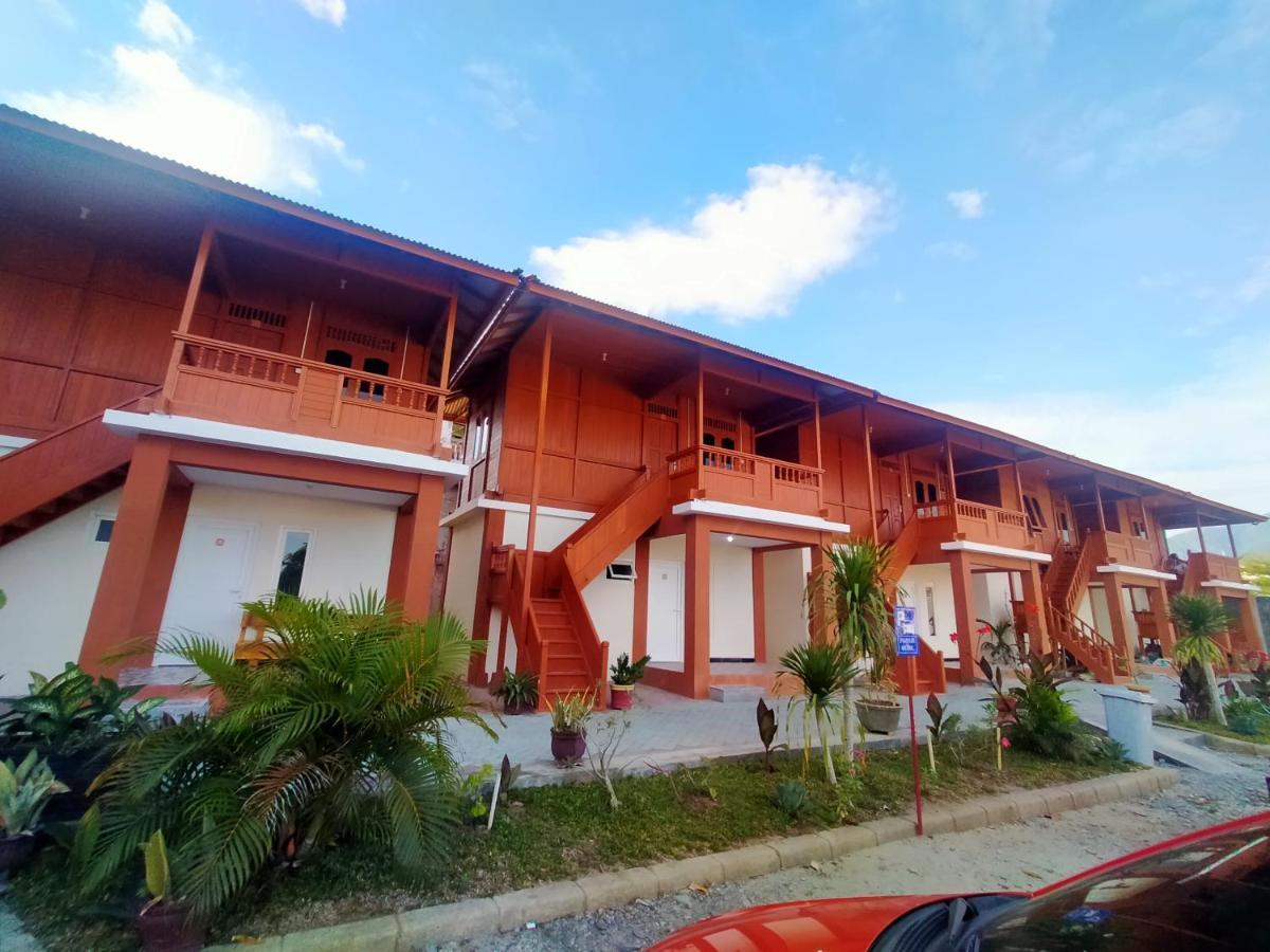 Granada Inn Palu Exterior photo