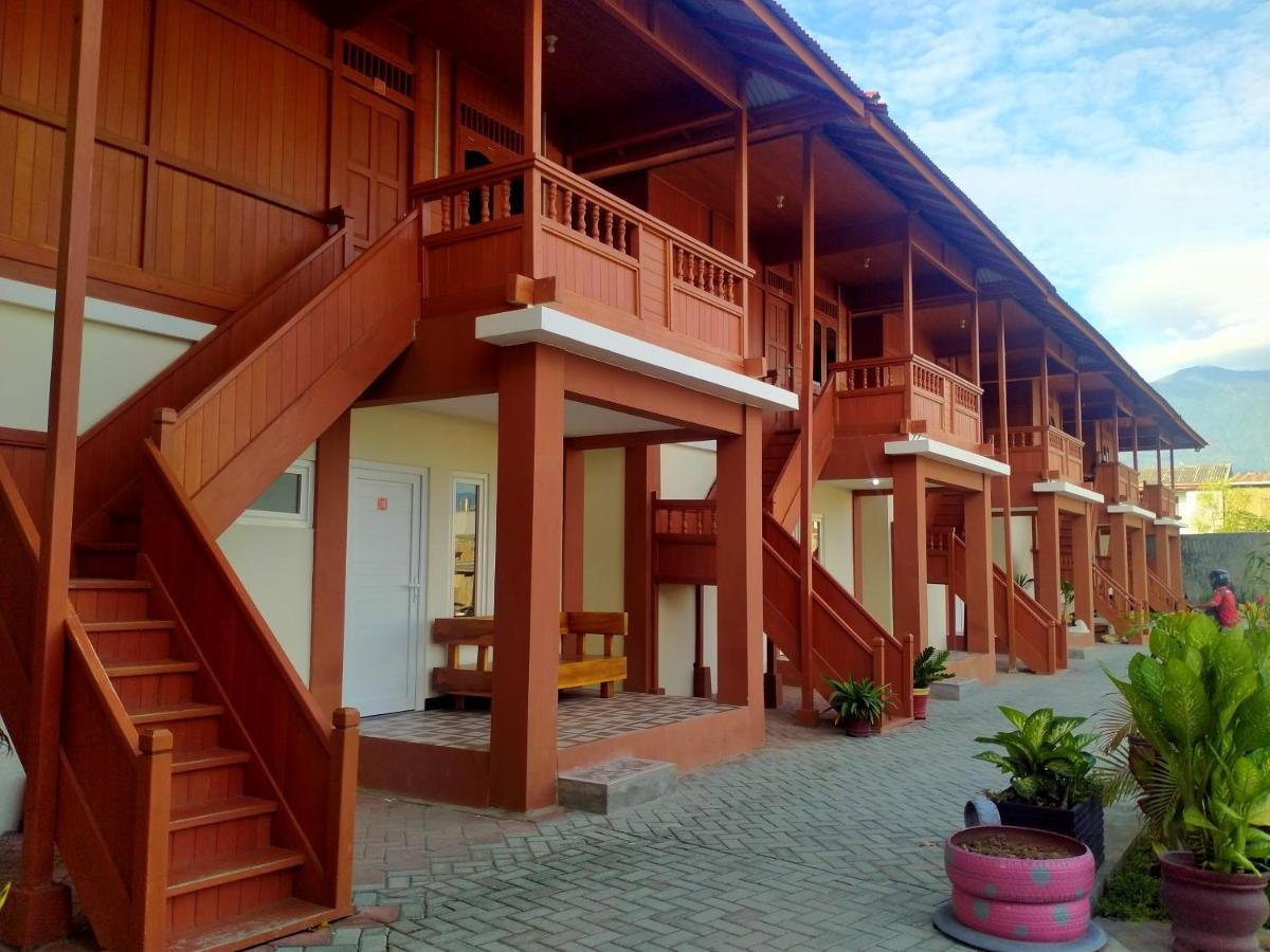 Granada Inn Palu Exterior photo